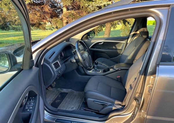 Volvo V70 cena 25400 przebieg: 222000, rok produkcji 2009 z Limanowa małe 211